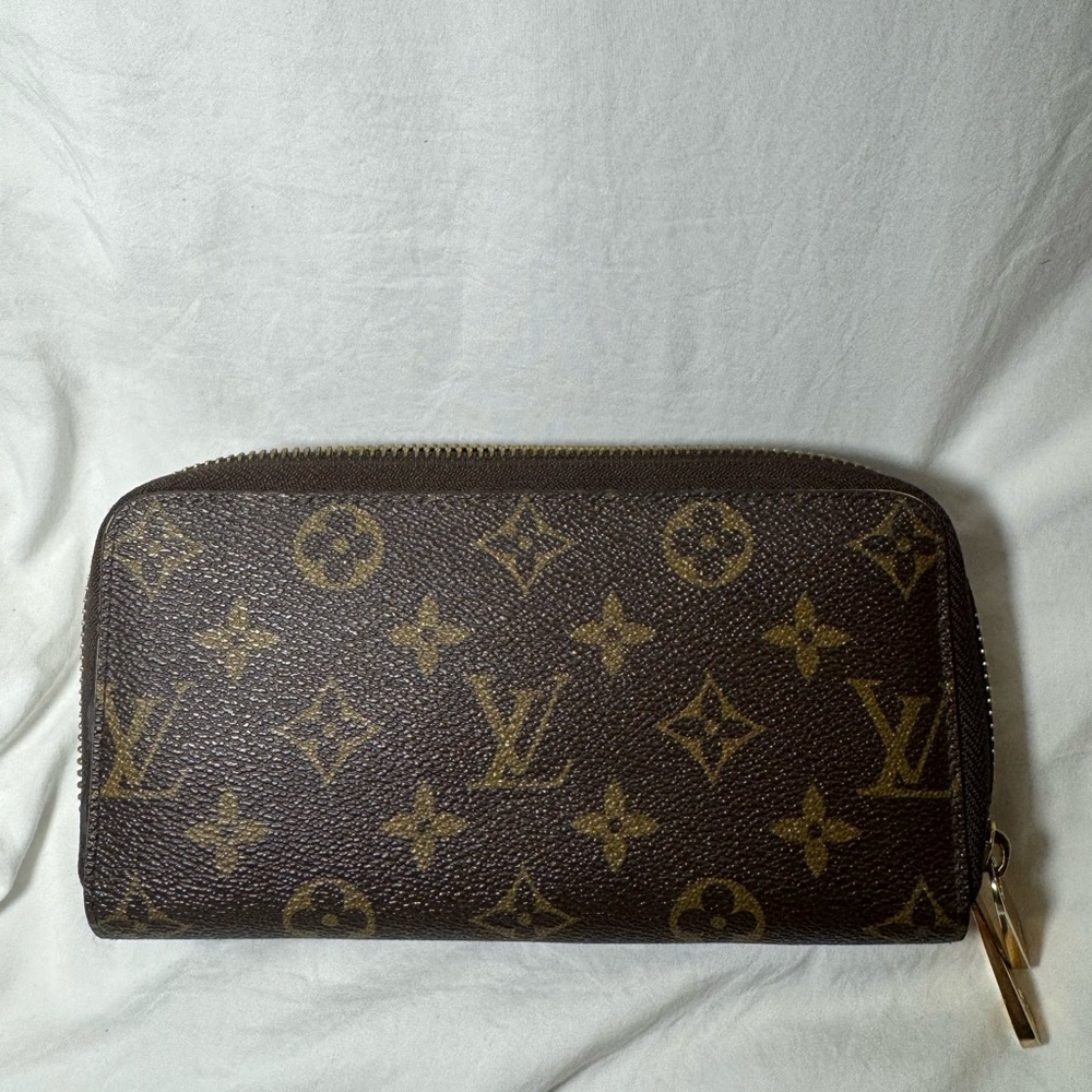SOLD Louis Vuitton Monogram Zippy Canvas Wallet Date Code